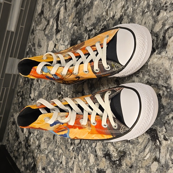Rare Looney Tunes high top Converse - Picture 6 of 15